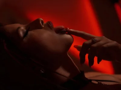 Vaioleth-Adams video