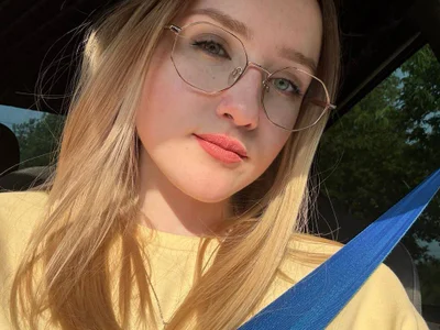 EmilyMood Young webcam from Russia